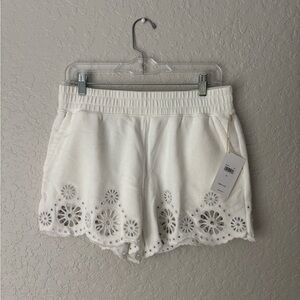 NWT: Splendid Cream Eyelet Shorts, size M